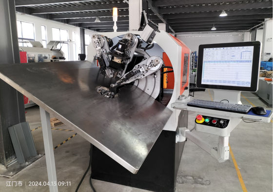 Servo della macchina per la produzione di molle CNC multifunzione da 0,3 - 2,5 mm