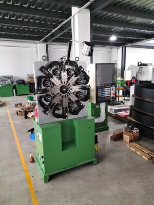 Macchina per la produzione di molle a filo CNC versatile, di diametro da 0,2 a 2,3 mm