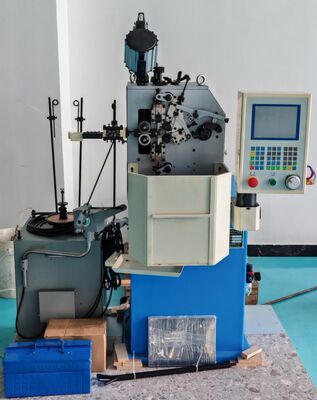 Cavo automatico ad alta velocità che forma macchina con velocità 550pcs/minimo di produzione