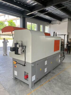 Macchina per la formazione di molle CNC a rotazione flessibile per molle a compressione a torre
