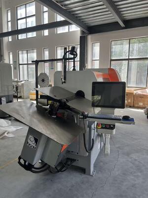 Macchina per la formazione di molle CNC a rotazione flessibile per molle a compressione a torre