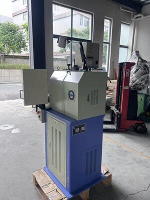 Macchina automatica ad alta velocità per la formazione di fili con velocità di produzione di 550 pcs / min