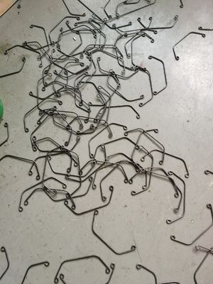 Macchina avvolgitrice per produzione di molle CNC a 14 assi senza camme con formatore rotante a filo