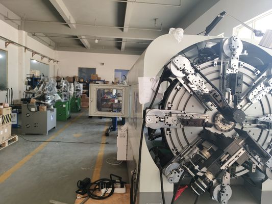 Avvolgitrice multifunzionale a molla CNC con sistemi di bobina di rotazione del filo