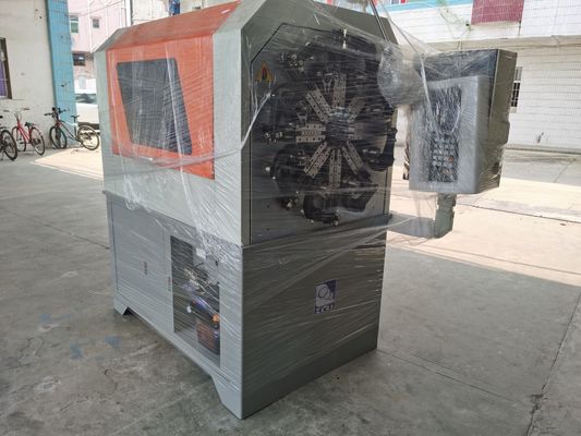 Macchina per la formatura di molle CNC a rotazione con motore giapponese a 5 assi