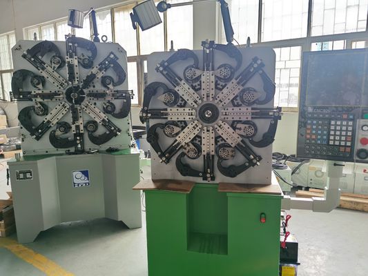 Macchina per formatura di molle CNC da 5,5 KW e sistemi di svolgitore da 200 kg opzionali