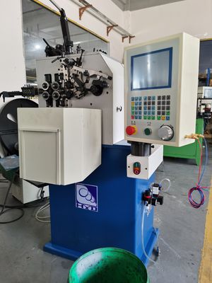 Cavo automatico ad alta velocità che forma macchina con velocità 550pcs/minimo di produzione